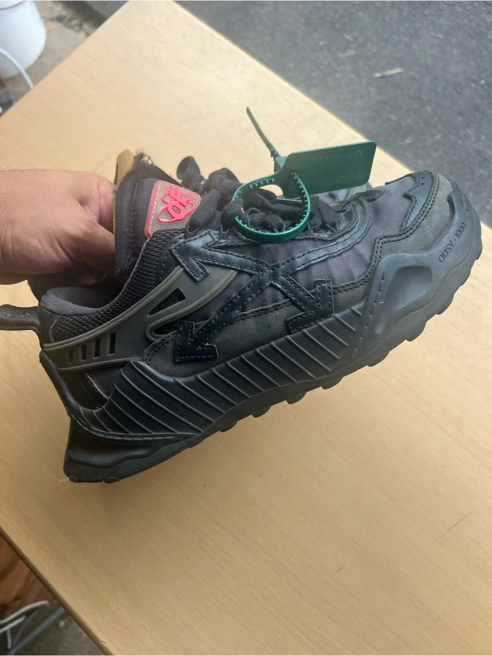 OFF-WHITE ODSY-1000 'BLACK GREY FUCHSIA' Men’s Size 39 Sneakers